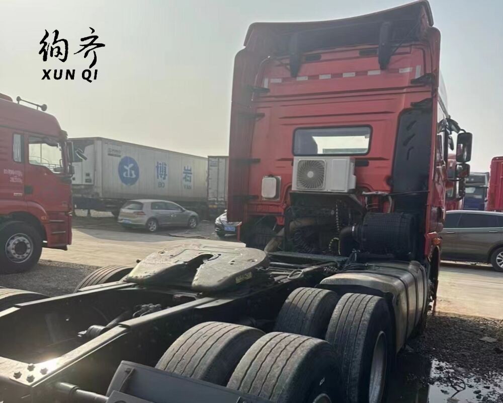 China Jiefang FAW JH6 6X4 TRACTOR TRUCK HIGH ROOF 420HP J5P J6P 4X2 6X4 TOW HEAD TRUCK