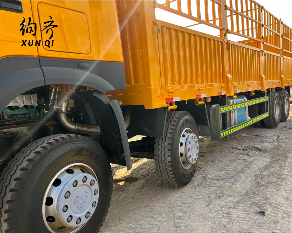 Factory direct sales low price  Sinotruk Second Hand 8X4 Howo High-sided Truck 371hp Used Heavy Truck Euro 23  Diesel Chinese Supplier