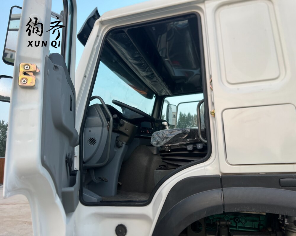 Factory direct sales low price Sinotruk used 6X4 Howo tractor 371hp Used Heavy Truck Euro 23 Diesel Chinese Supplier