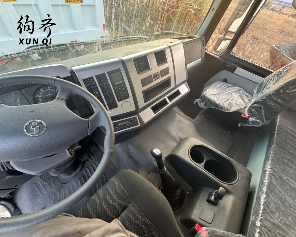 Shacman 8X4 380HP Tipper Truck Second Hand 20cbm 25cbm Shacman F3000 X3000 Heavy Used Dump Truck