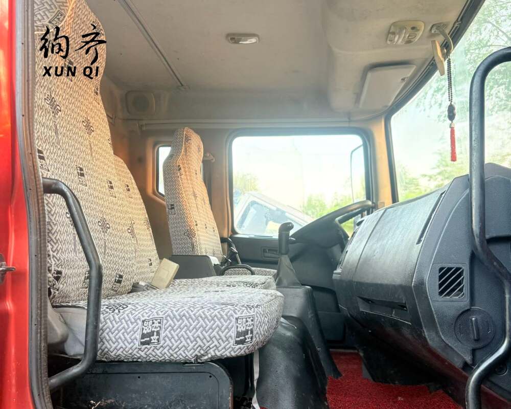 Used Dongfeng 4×2 270-375HP Sewage suction truck 10cbm 12cbm Dongfeng Dollicar Vacuum sewage truck