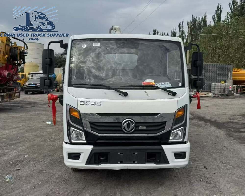 Used Dongfeng 4×2 115 hp sewer cleaning and suction truck 4.4-ton Euro V four-cylinder diesel engine