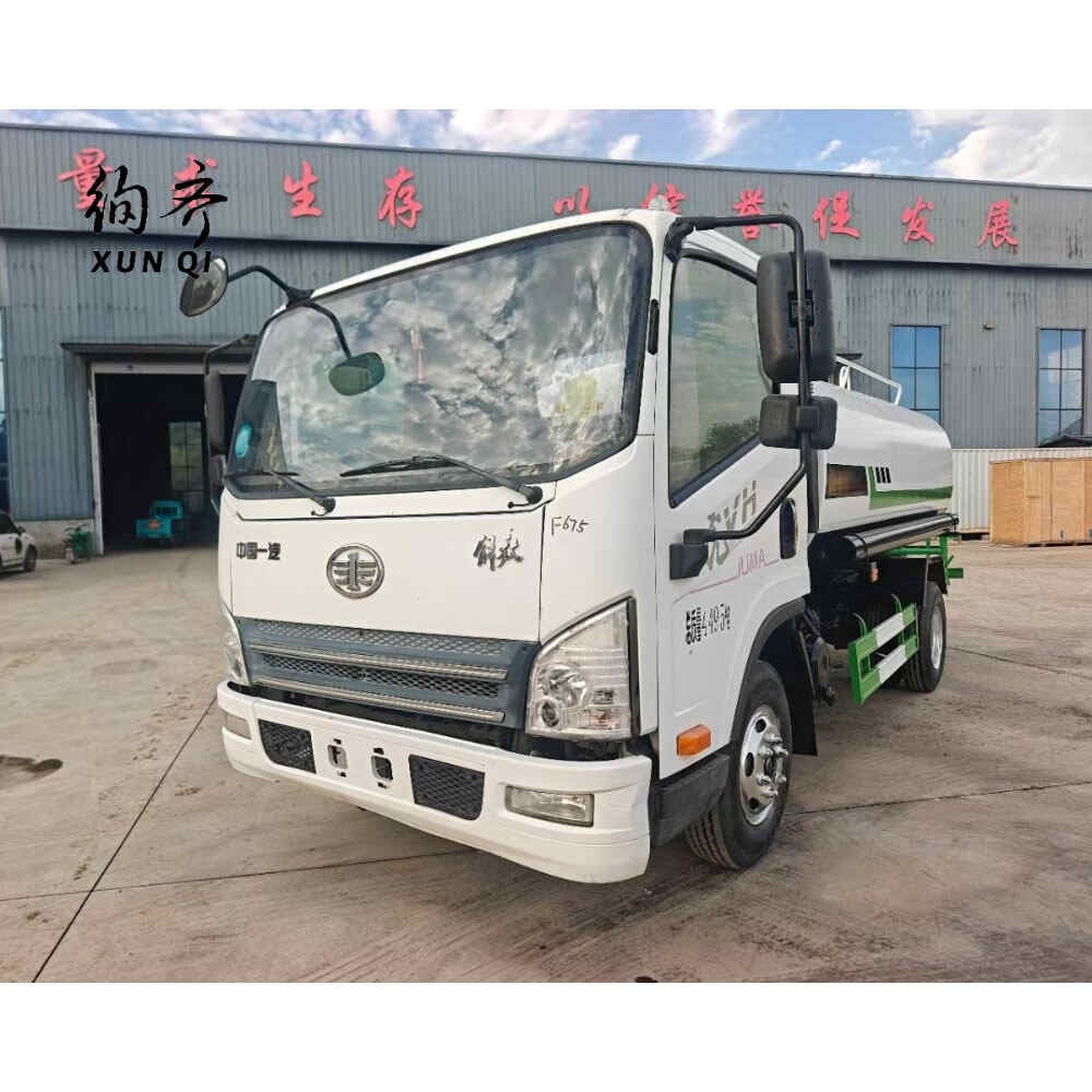 Used FAW 4×2 102 hp water sprinkler truck 2.5 cubic meter 2-ton 4-cylinder diesel engine