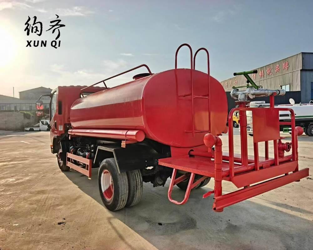 Used FAW 4×2 110 hp Water Tank Truck Euro V 4-ton 4–5 cubic 4-cylinder diesel engine