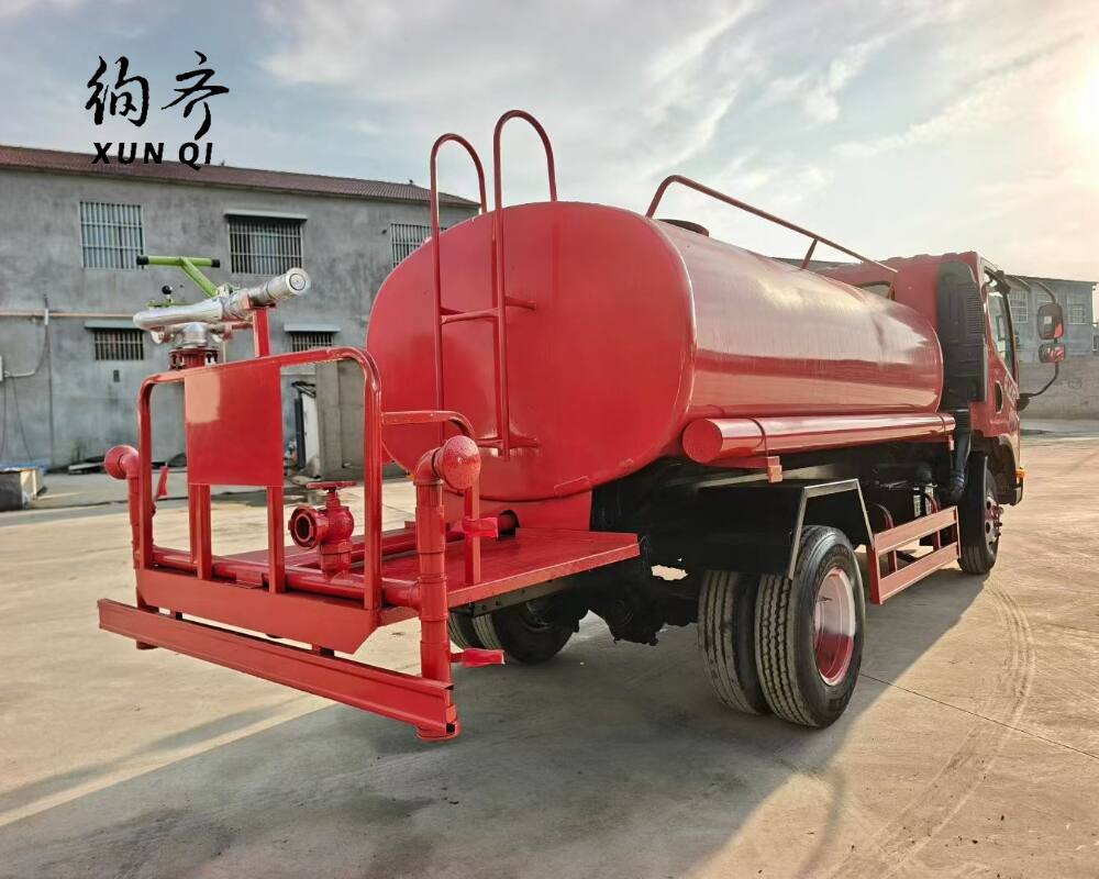 Used FAW 4×2 110 hp Water Tank Truck Euro V 4-ton 4–5 cubic 4-cylinder diesel engine