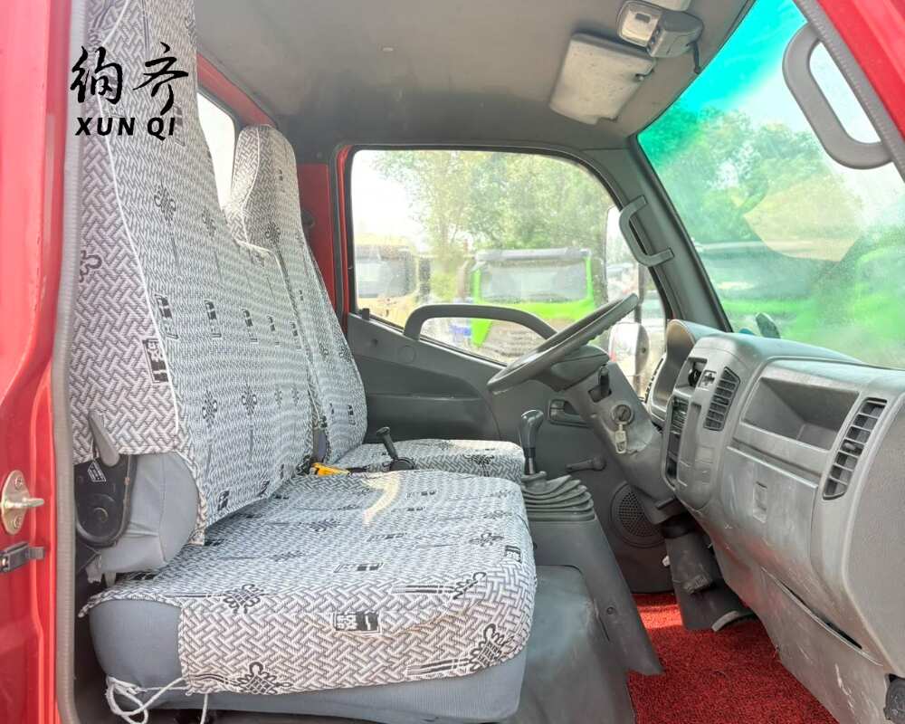 Used Foton 4×2 141hp vacuum truck 6 meters china truck Euro 5 Diesel engine Used Foton 4×2 141hp vacuum truck 6 meters china truck Euro 5 Diesel engine