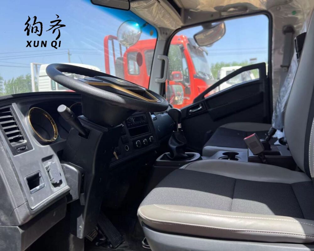 Used Howo 6×2 290 hp Box Truck Euro VI 18-ton 6-cylinder diesel engine