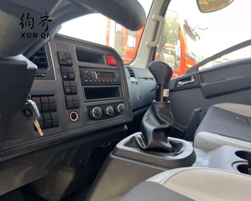Used Howo 6×2 290 hp Box Truck Euro VI 18-ton 6-cylinder diesel engine Used Howo 6×2 290 hp Box Truck Euro VI 18-ton 6-cylinder diesel engine