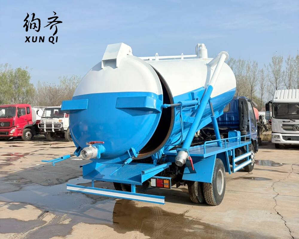 Used JAC 4×2 120-160 HP Fecal Suction Truck 4.5-ton 5 m³ 4-Cylinder Diesel Engine