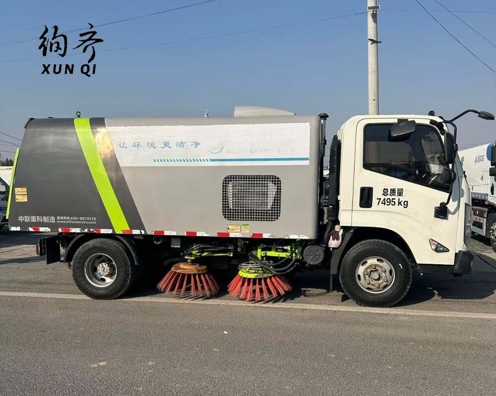 Used JMC 4×2 152 hp street sweeper Euro VI equipped with a JMC Tengbao engine Used JMC 4×2 152 hp street sweeper Euro VI equipped with a JMC Tengbao engine