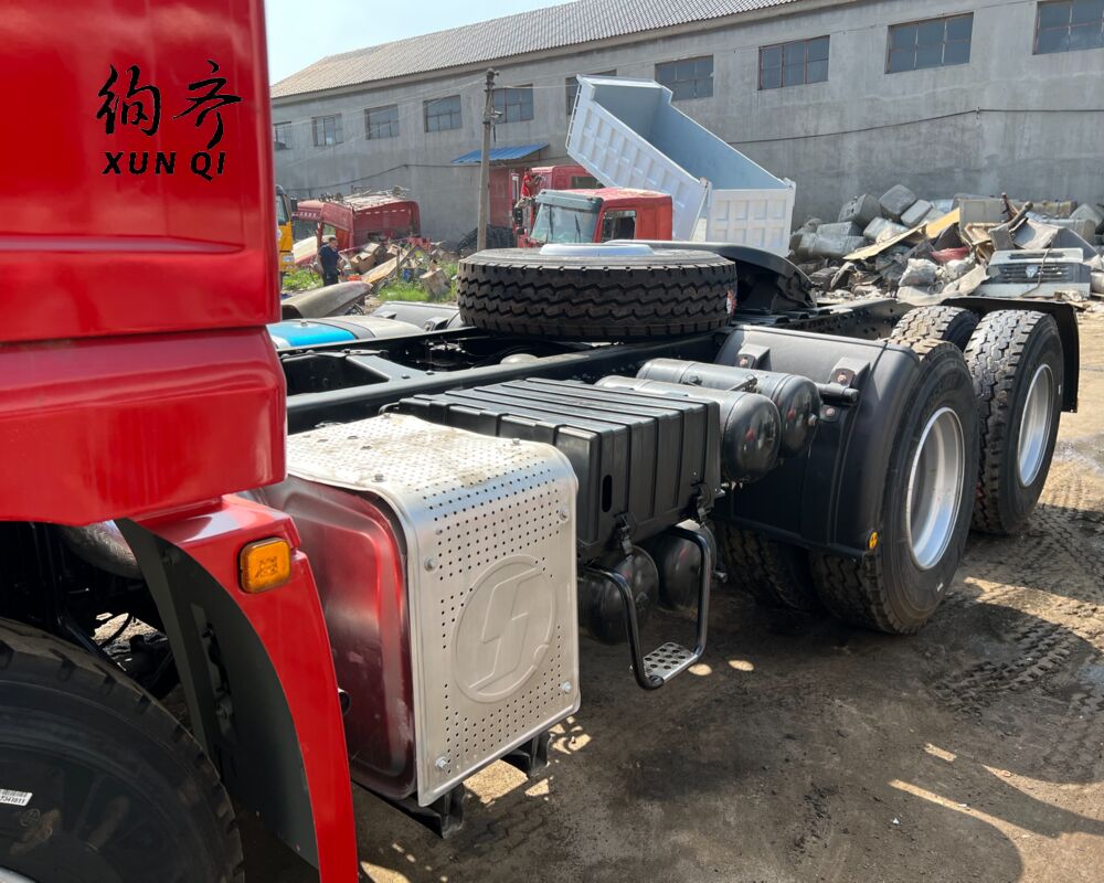 Used Shacman 6×4 430hp Tractor Head Weichai X3000 Series Inline-6 ​​Engine EU Stage IIEmissions Standards