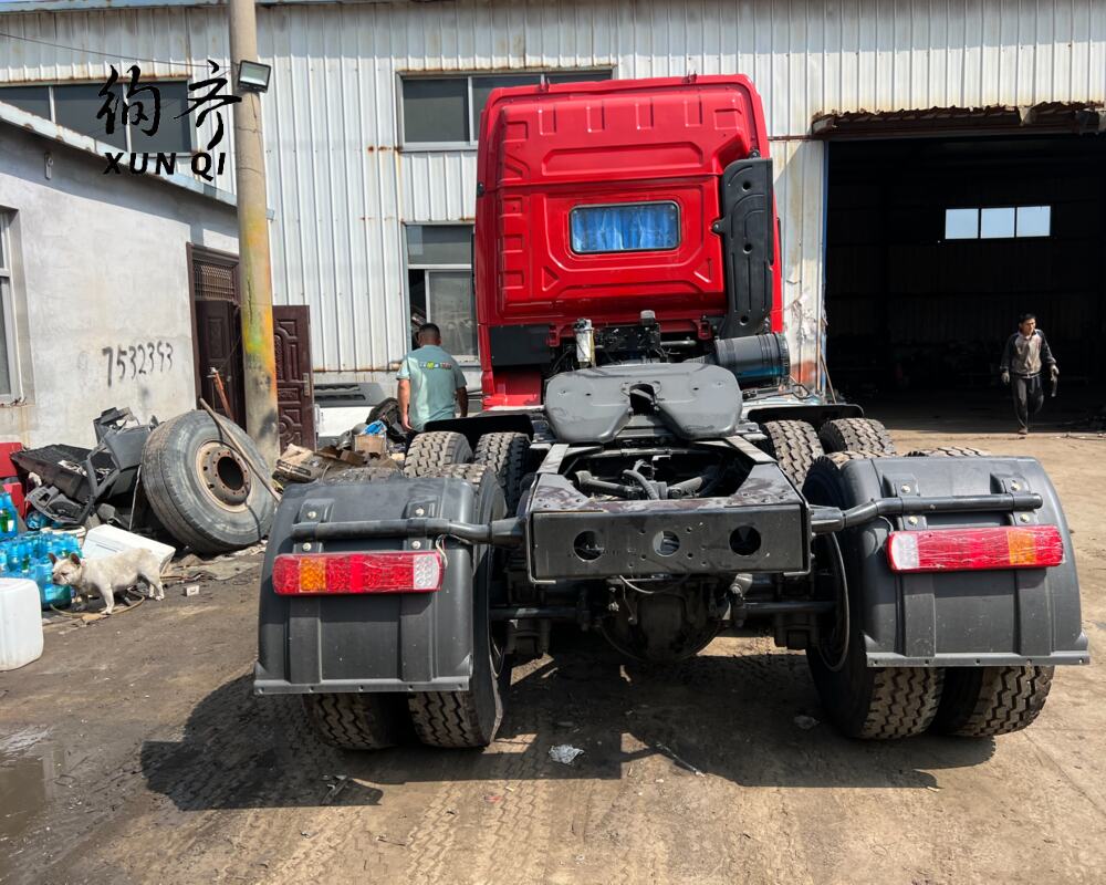 Used Shacman 6×4 430hp Tractor Head Weichai X3000 Series Inline-6 ​​Engine EU Stage IIEmissions Standards