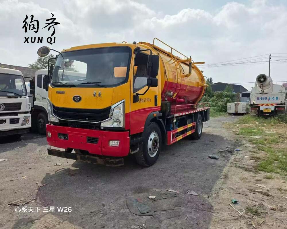 Used Sinotruk 4×2 190hp vacuum truck Euro VI 4-cylinder Weichai engine 7–8 ton capacity